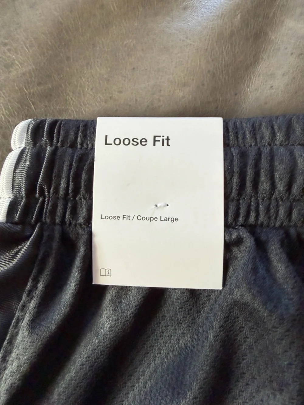 Nike Dri-FIT Athletic Shorts Boys Size M Black Loose Fit Mesh Basketball Gym NWT - Picture 5 of 6